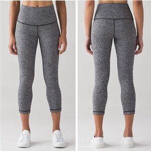 Lululemon Wunder Under black and White Crop Heathered Leggings in size 12